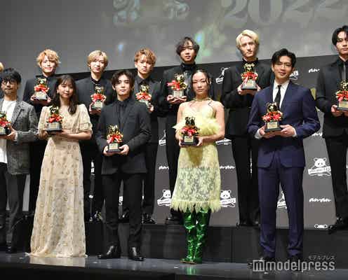 Hey! Say! JUMP山田涼介、後輩・Travis Japanにライバル宣言 15周年迎えメンバーに掛けたい言葉とは?<anan AWARD 2022>