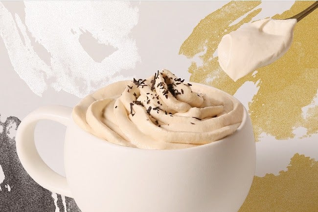 ジ アレイ「ロイヤルNO．9ミルクティー プレミアムリッチ」クリームまで“お茶づくし”な冬限定ドリンク