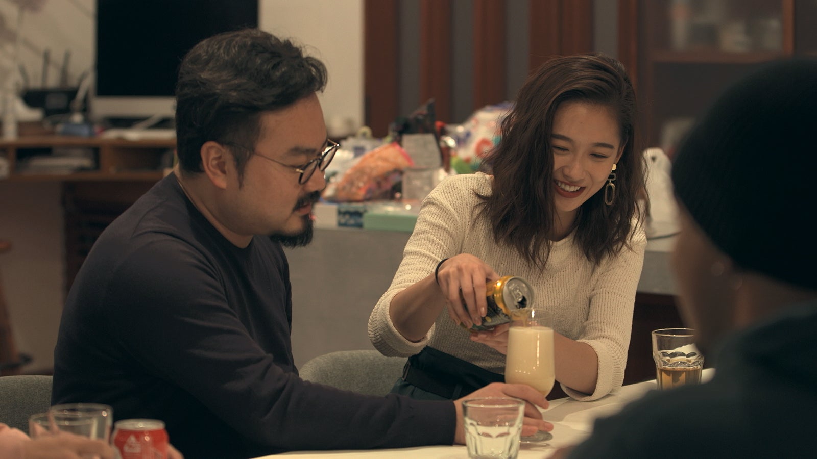 理生（休日課長）、りさこ「TERRACE HOUSE OPENING NEW DOORS」42nd WEEK（C）フジテレビ／イースト・エンタテインメント