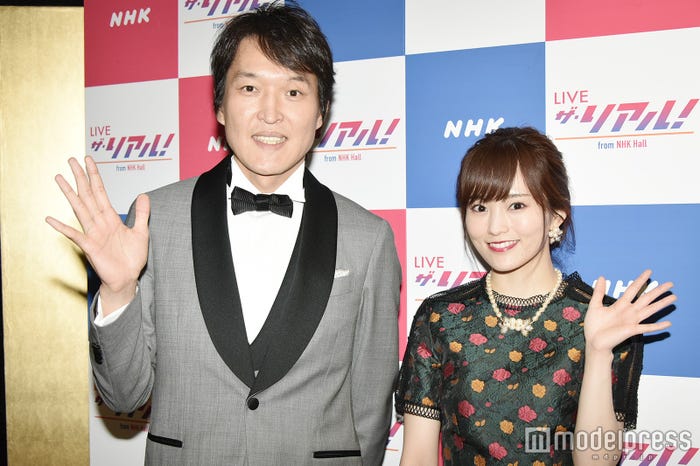 (左から)千原ジュニアと山本彩 (C)モデルプレス