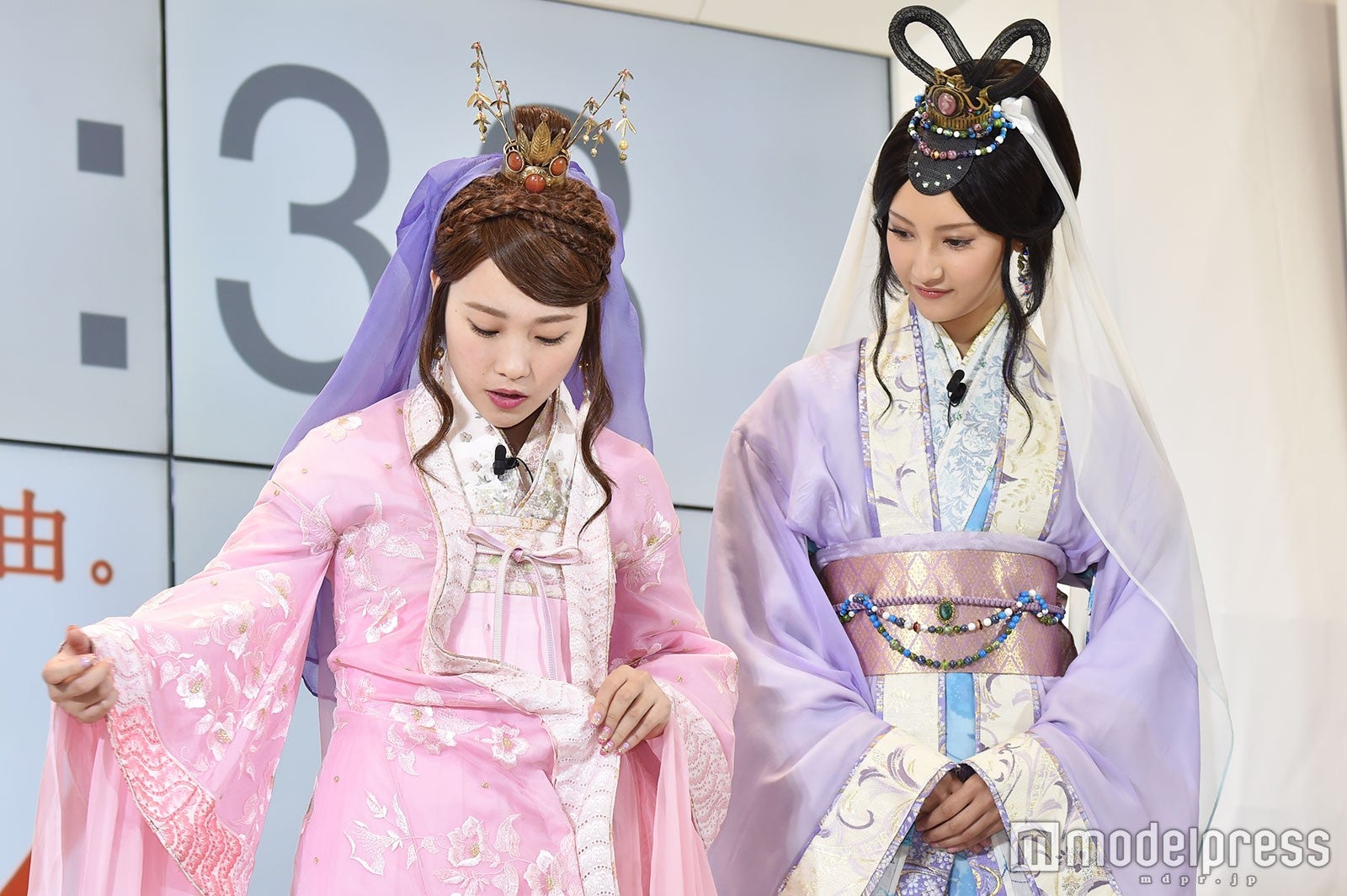 川栄李奈、菜々緒（C）モデルプレス