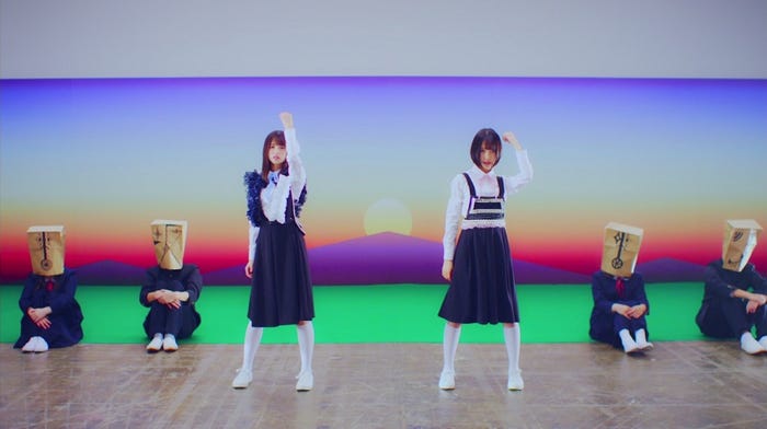乃木坂46「あの教室」MVより(画像提供:Sony Music Records)