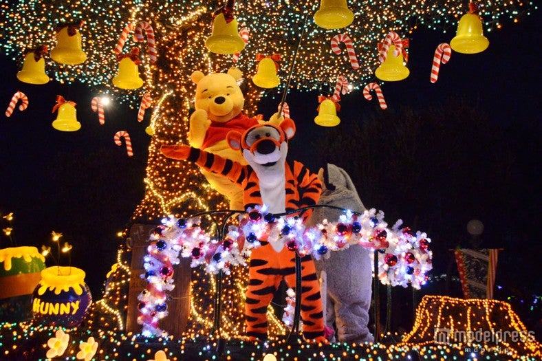 「東京ディズニーランド・エレクトリカルパレード・ドリームライツ」もクリスマス仕様に