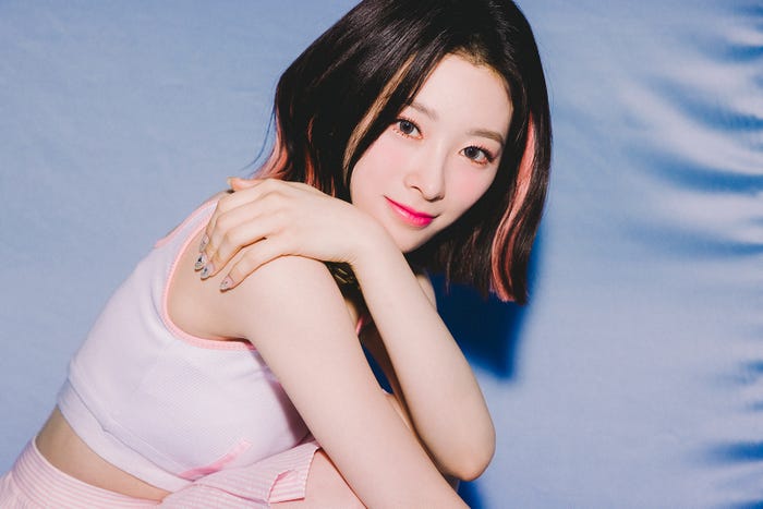 YunKyoung(ユンギョン)(C)2021 Woollim Entertainment Co., Ltd. / YOSHIMOTO KOGYO CO., LTD