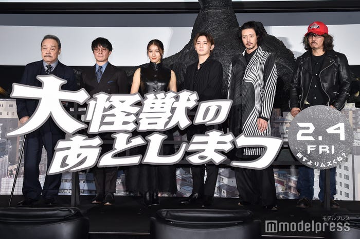 西田敏行、濱田岳、土屋太鳳、山田涼介、オダギリジョー、三木聡監督(C)モデルプレス