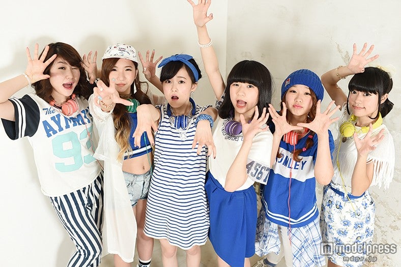 （左から）かれん、MAYU、芹奈、manaka、麻珠、アサヒ