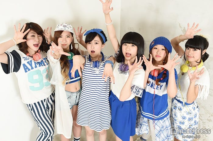 (左から)かれん、MAYU、芹奈、manaka、麻珠、アサヒ