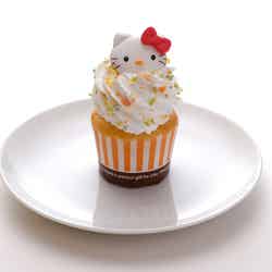 サンリオキャラクターカップケーキ(全5種)/ハローキティ各300円 (提供画像)