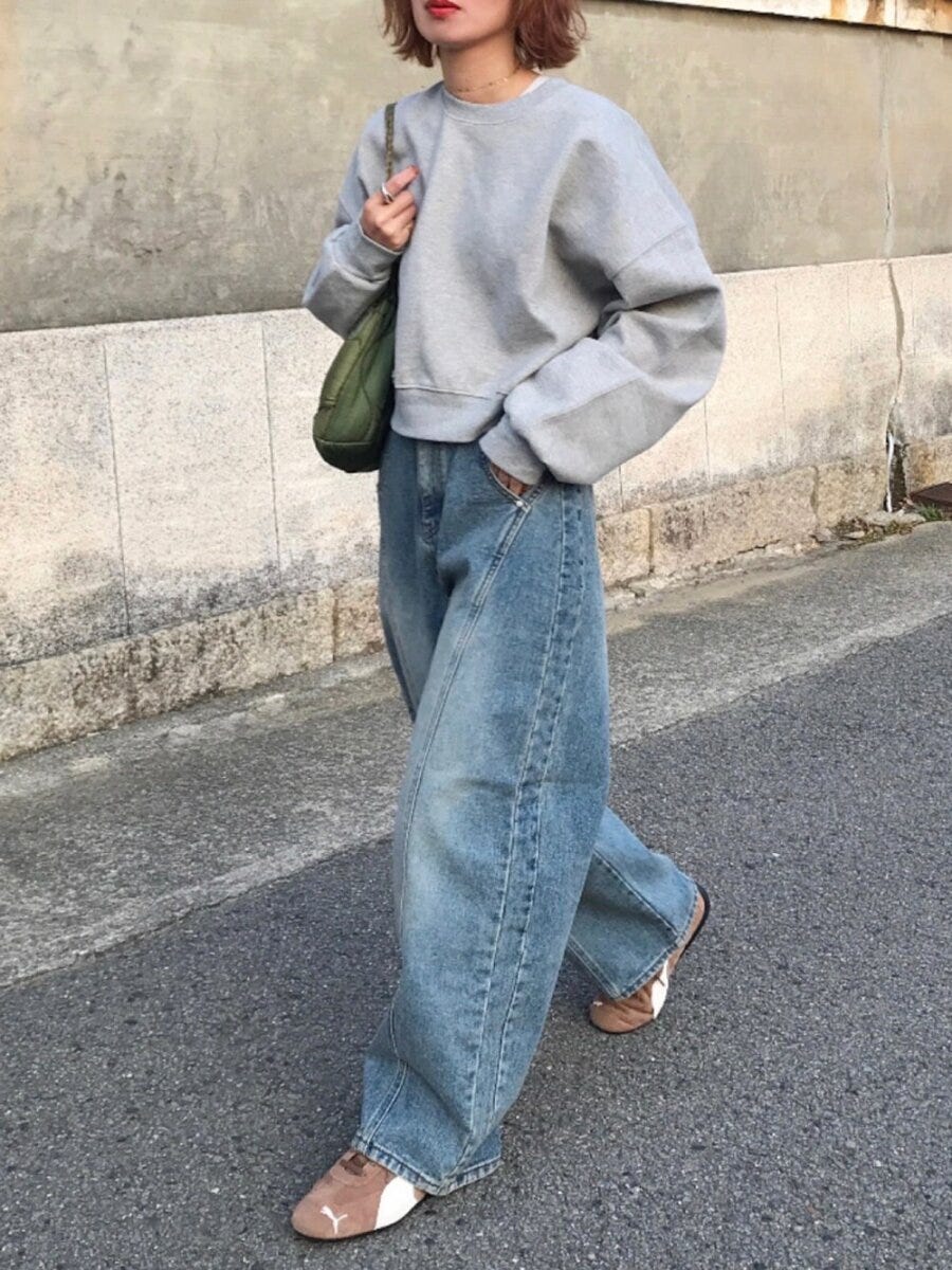 グレースウェットコーデ 2026春大人女性おすすめワイドデニムグレースウェットコーデ