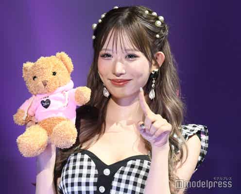 伊藤桃々、ミニワンピから美脚スラリ キュートな決め顔披露【沖縄コレクション2024】