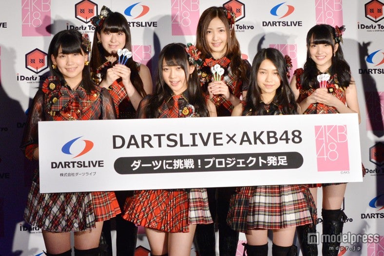 （前列左から）小嶋真子、木崎ゆりあ、田野優花（後列左から）伊豆田莉奈、相笠萌、向井地美音