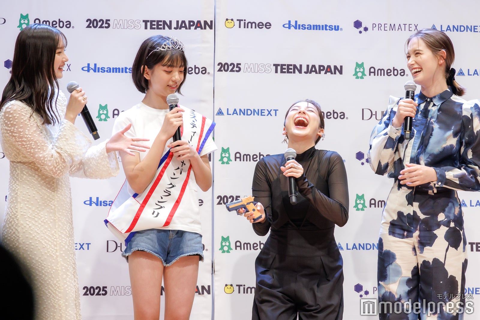 新川優愛、増田有沙、平祐奈、トラウデン直美（C）モデルプレス