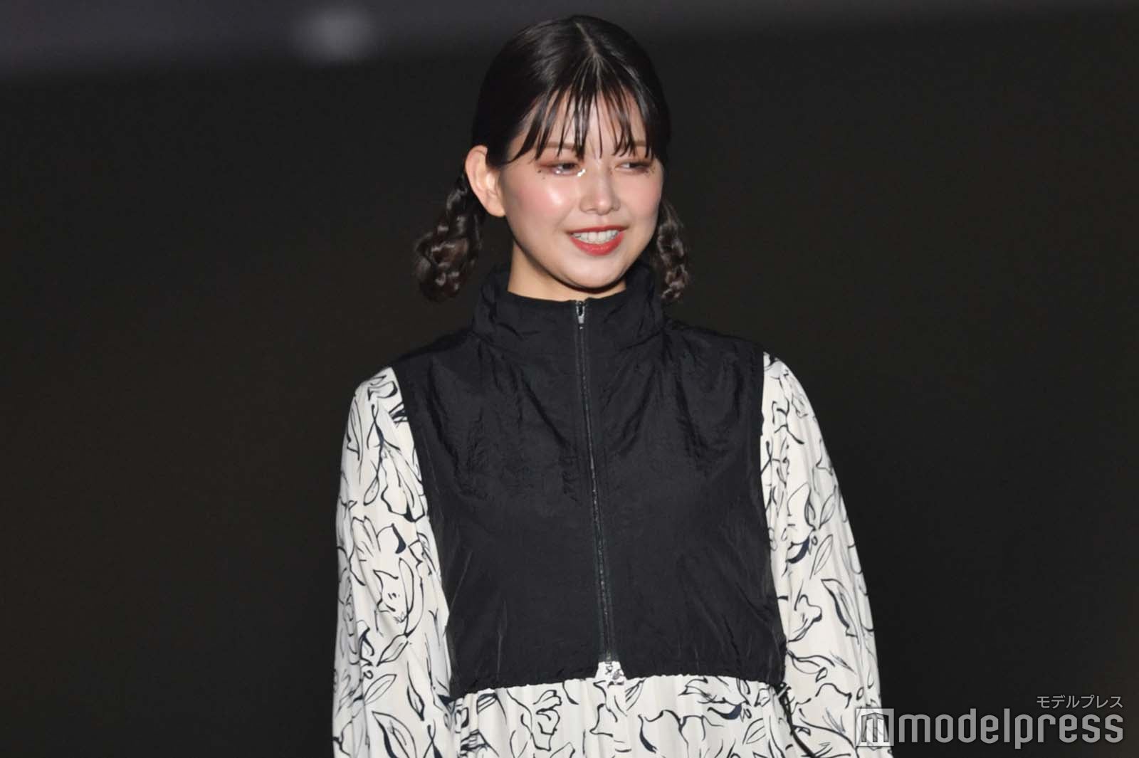 渡邉理佐（C）モデルプレス