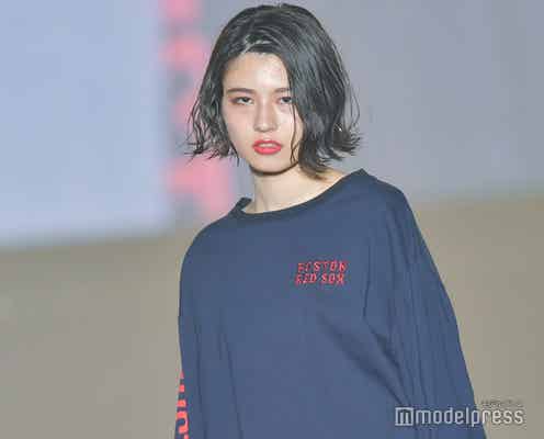 “奇跡の16歳”アリアナさくら、美脚全開のスポーティーコーデ<関コレ2021S/S>