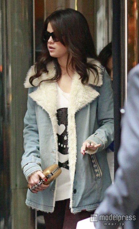 NYで密会説も!セレーナ・ゴメス、過激なバッグは別れたジャスティン・ビーバーへのメッセージ!?