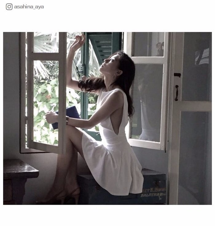 写真集オフショットを連日投稿/朝比奈彩Instagramより