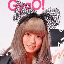 モデルプレス - きゃりー、初受賞で2冠達成 「MTV VIDEO MUSIC AWARDS JAPAN 2013」