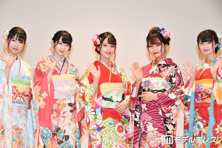 Love Me5人 艶やか振袖姿で合同成人式 モデルプレス Love Me5人 艶やか振袖姿で合同成人式 モデルプレス