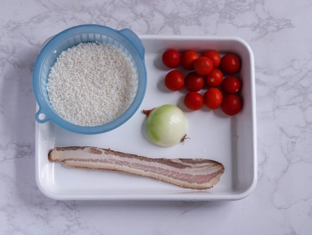 トマトの炊き込みご飯材料