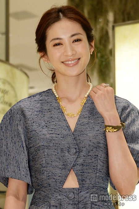 再婚の高垣麗子 彼がいてくれるだけで幸せ 発表後初の公の場でプロポーズ 決め手を語る モデルプレス 再婚の高垣麗子 彼がいてくれるだけで幸せ 発表後初の公の場でプロポーズ 決め手を語る モデルプレス