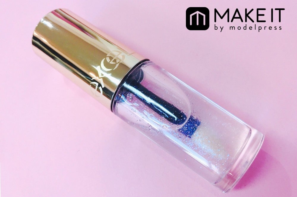 リップケアオイル“LO05 アイシーダズル”（限定色） (C)メイクイット