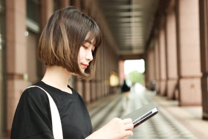 スマホばかりいじっている