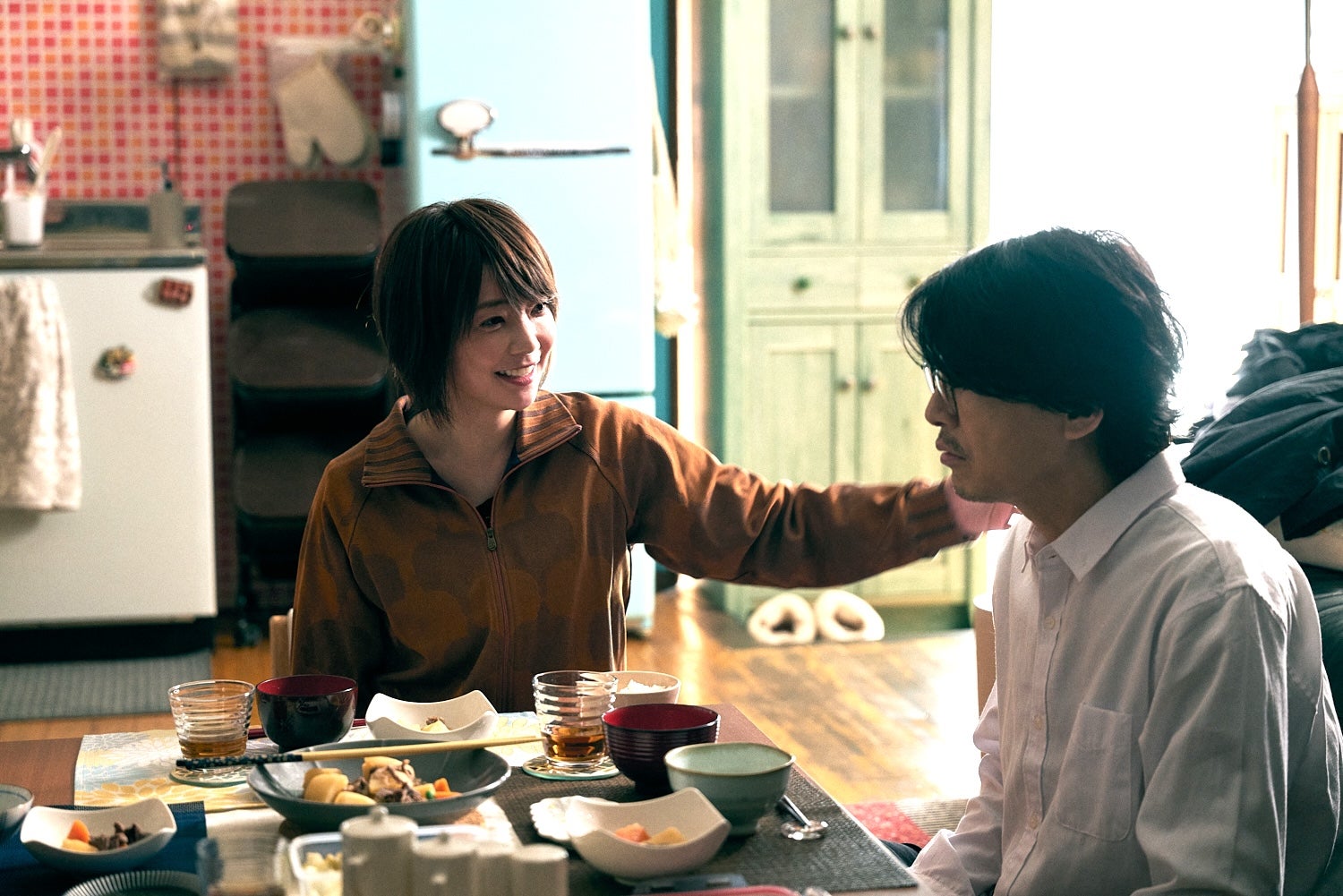 倉科カナ、藤木直人「MISS KING / ミス・キング」第3話（C）AbemaTV, Inc.