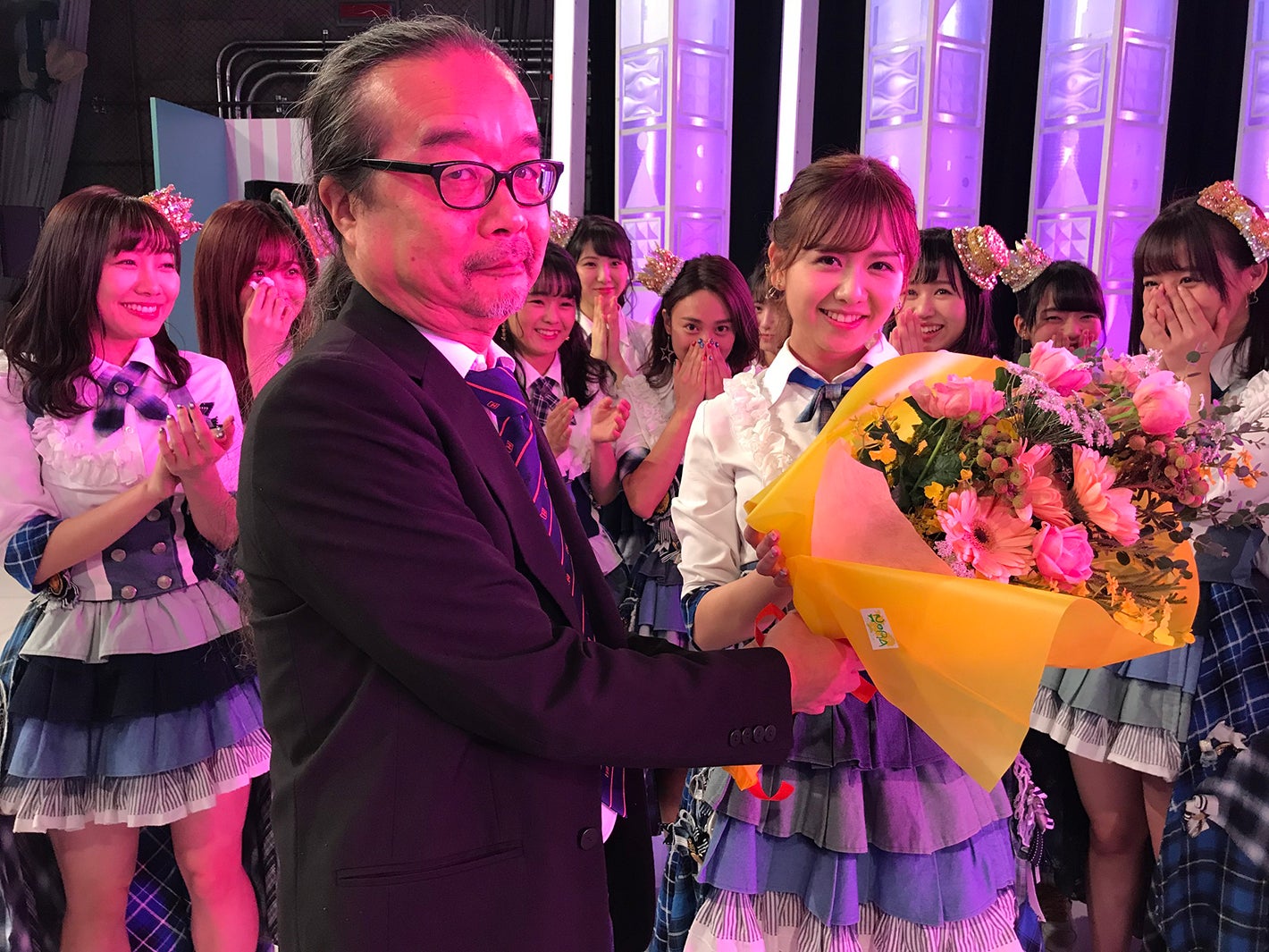 石原プロデューサー、佐藤すみれ（画像提供：所属事務所）