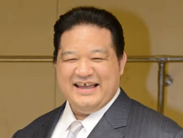 「すごいよ」力士が作ったブッシュドノエル 衝撃の出来栄えに元大関魁皇もニッコリ ファンも「ビックリ」「いちごサンタ可愛い！」