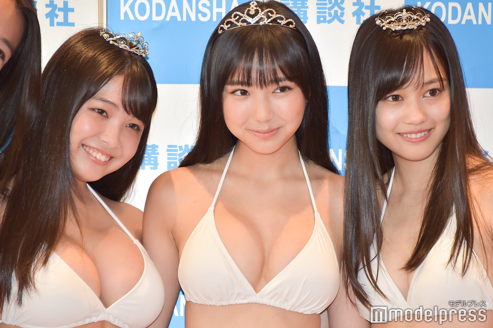 寺本莉緒、沢口愛華、岡田佑里乃 （C）モデルプレス