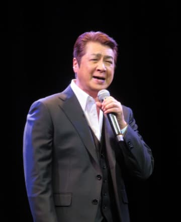 山川豊 ステージⅣ肺がんと闘いながら「ステージに立ち歌えることがうれしい」45周年記念コンサート完走