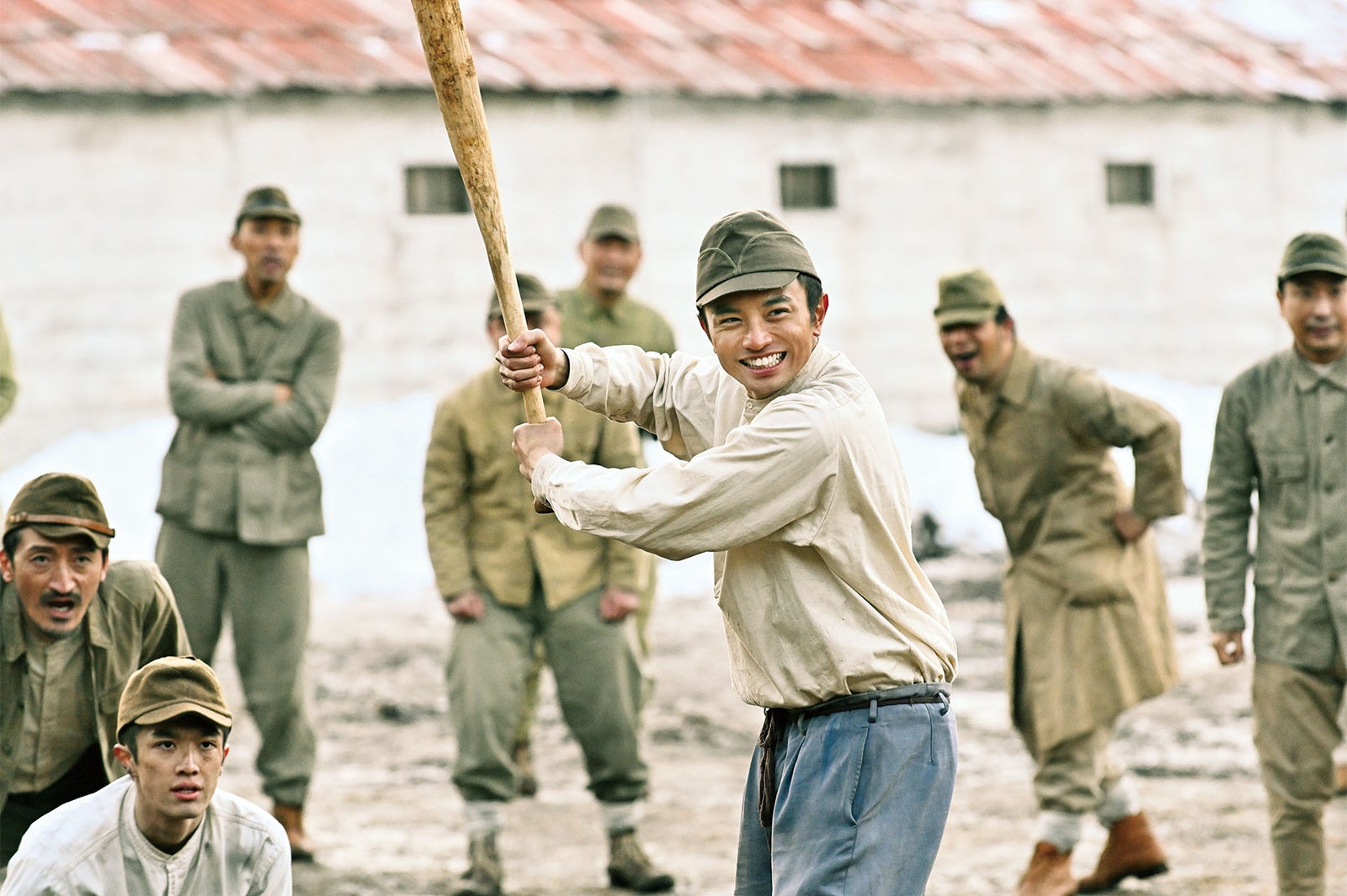 中島健人（C）2022映画「ラーゲリより愛を込めて」製作委員会（C）1989清水香子