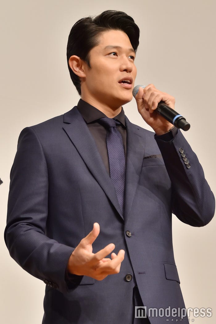 鈴木亮平(C)モデルプレス