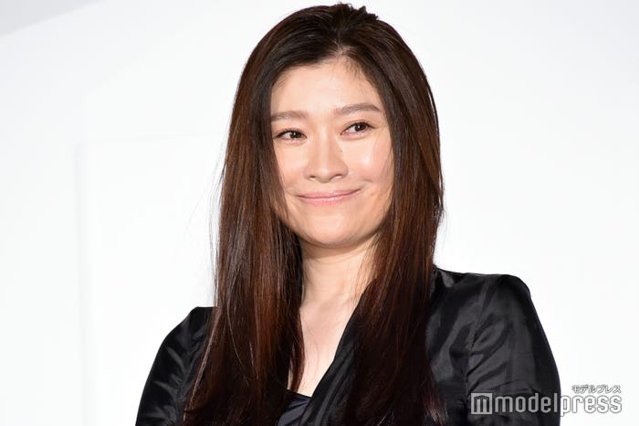 篠原涼子(C)モデルプレス