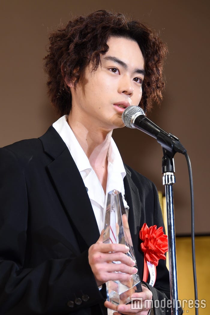 「2016年 第40回エランドール賞」新人賞を受賞した菅田将暉(C)モデルプレス
