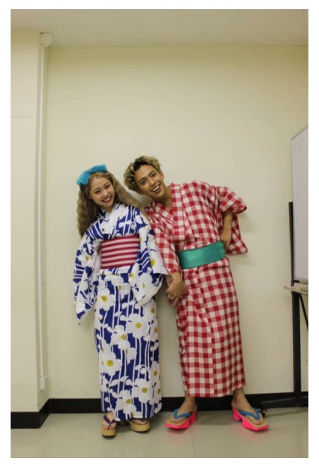 ぺこ＆りゅうちぇる、浴衣で手つなぎ2ショット　「憧れる」「かわいすぎ」と絶賛の声