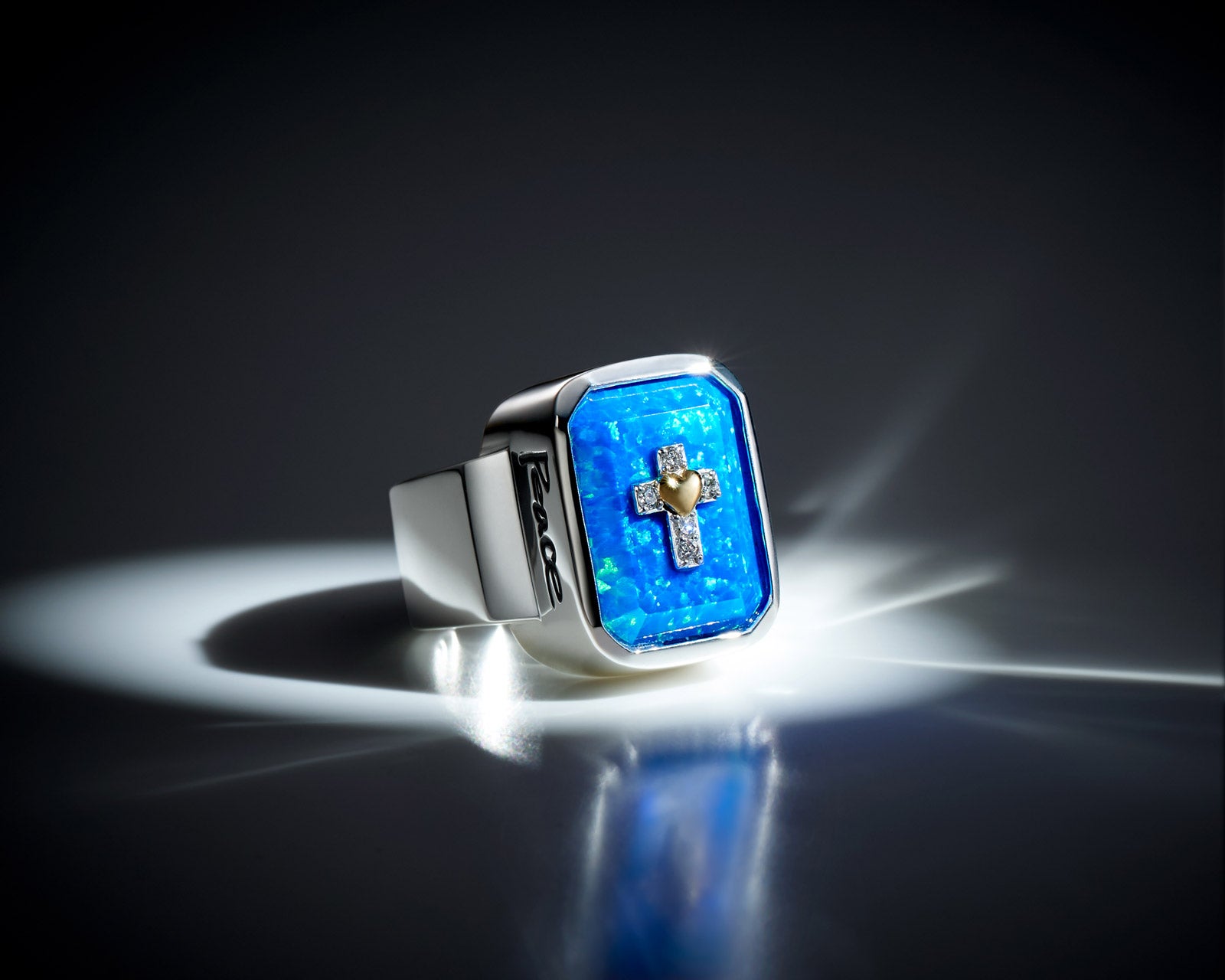 井上ヤマトと「JUSTIN DAVIS」のコラボレーション（提供写真）