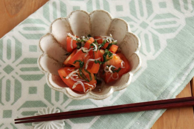 副菜レシピトマトと大葉ちりめんじゃこの和え物