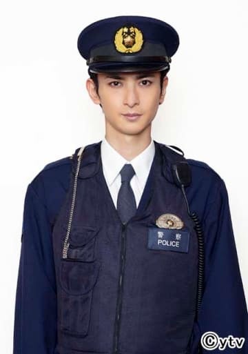 古川雄大が天然の警察官に 極主夫道 で 元極道 玉木宏とちぐはぐなやりとりを展開 モデルプレス