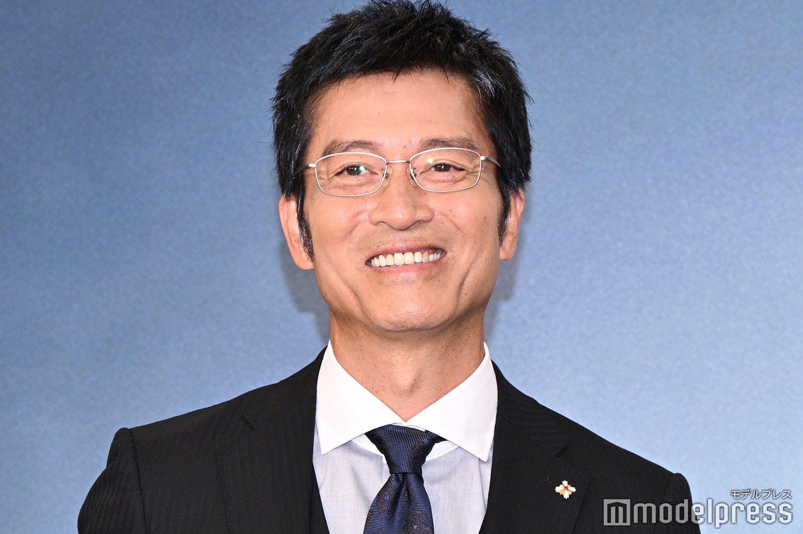 挨拶で「なにわ男子」と名乗った寺脇康文（C）モデルプレス