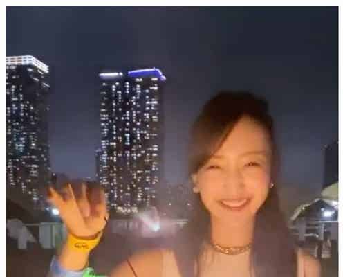 板野友美「今年初の最後の花火」“彼氏目線動画”にファン悶絶「癒やされる」