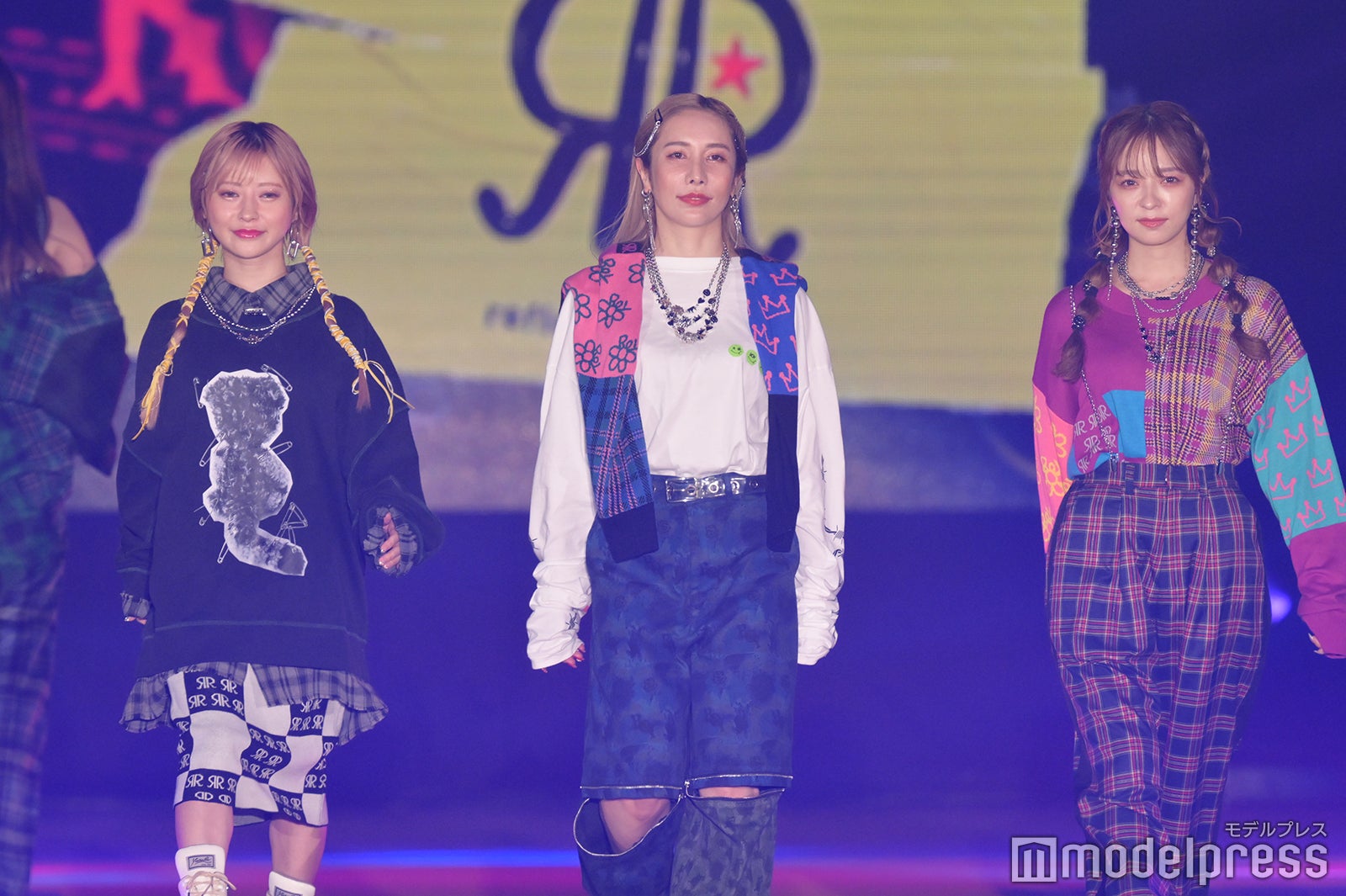 （C）モデルプレス