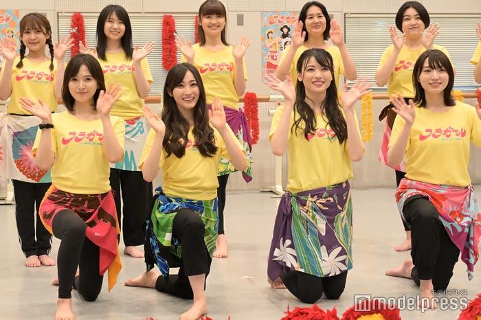 (前列左から)兒玉遥、潮紗理菜、矢島舞美、太田夢莉(後列左から)鈴木くるみ、本西彩希帆、大串有希、岡田帆乃佳、道枝咲(C)モデルプレス