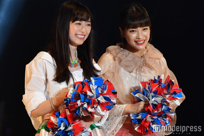 福原遥、広瀬すず (C)モデルプレス