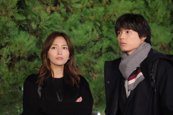 川口春奈、松村北斗「アンサンブル」第1話(C)日本テレビ