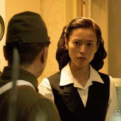 モデルプレス - 戸田恵梨香、毅然と立ち向かう姿公開