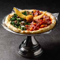 クィディッチピザ ~グリフィンドールVSスリザリン~ ¥2,800(税込)(提供写真)