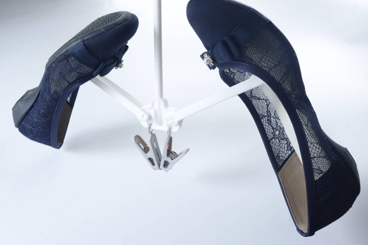 ダイソー　折り畳みシューズハンガー　展開　使用例