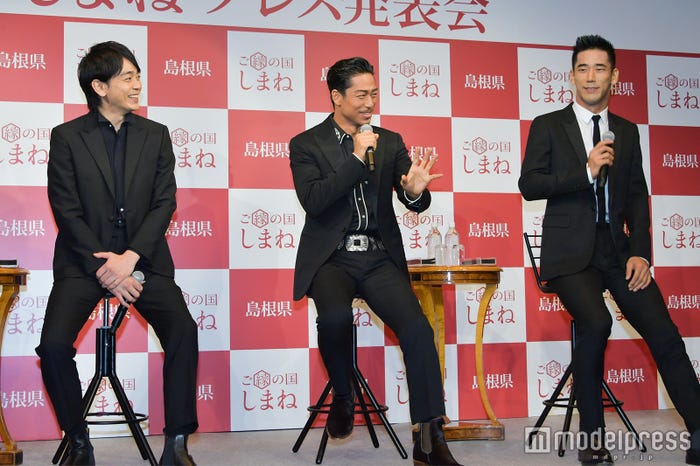 青柳翔、AKIRA、小林直己(C)モデルプレス