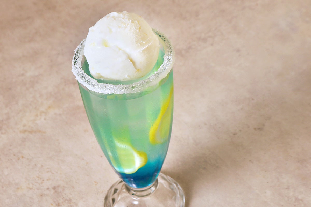 ROOM 52（C）2025 Peanuts Worldwide LLC